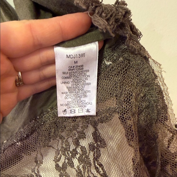 Miss Me Olive Lace Vest with Sequins Size Medium - Picture 5 of 6